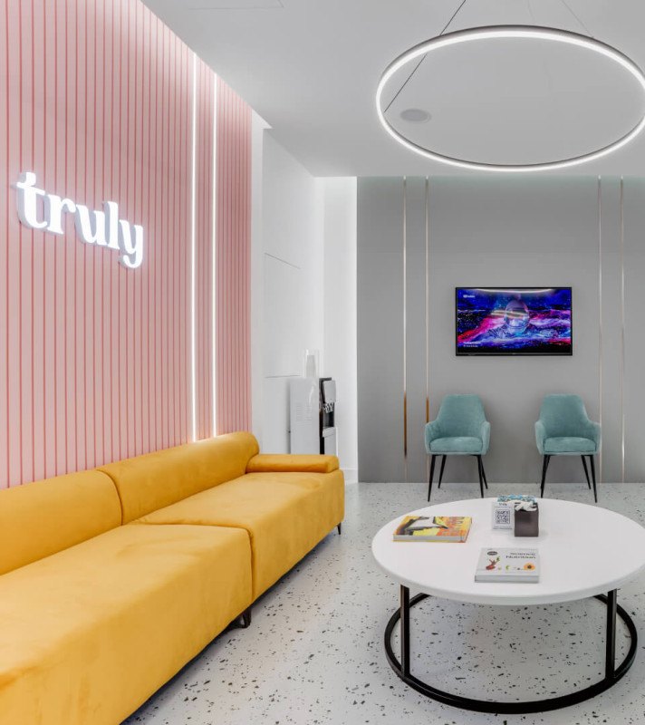 The patient lounge at Truly Dubai